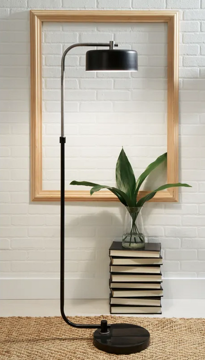 Eliridge Metal Floor Lamp (1/CN) Huntsville Furniture Outlet