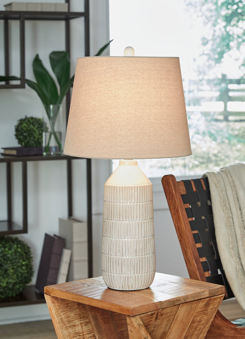 Willport Ceramic Table Lamp (2/CN) Huntsville Furniture Outlet