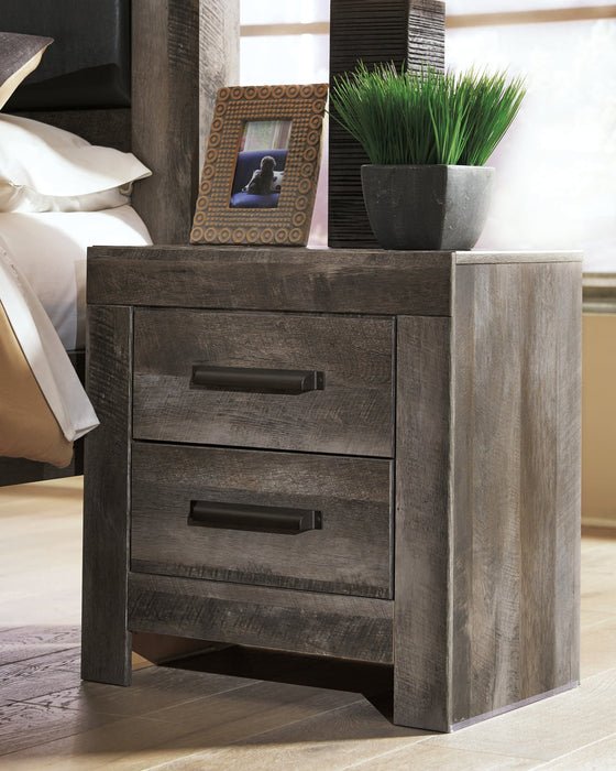 Wynnlow King Crossbuck Panel Bed with Mirrored Dresser, Chest and 2 Nightstands Huntsville Furniture Outlet