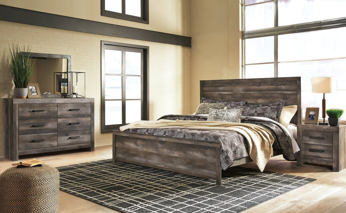 Wynnlow King Panel Bed with Mirrored Dresser and 2 Nightstands Huntsville Furniture Outlet