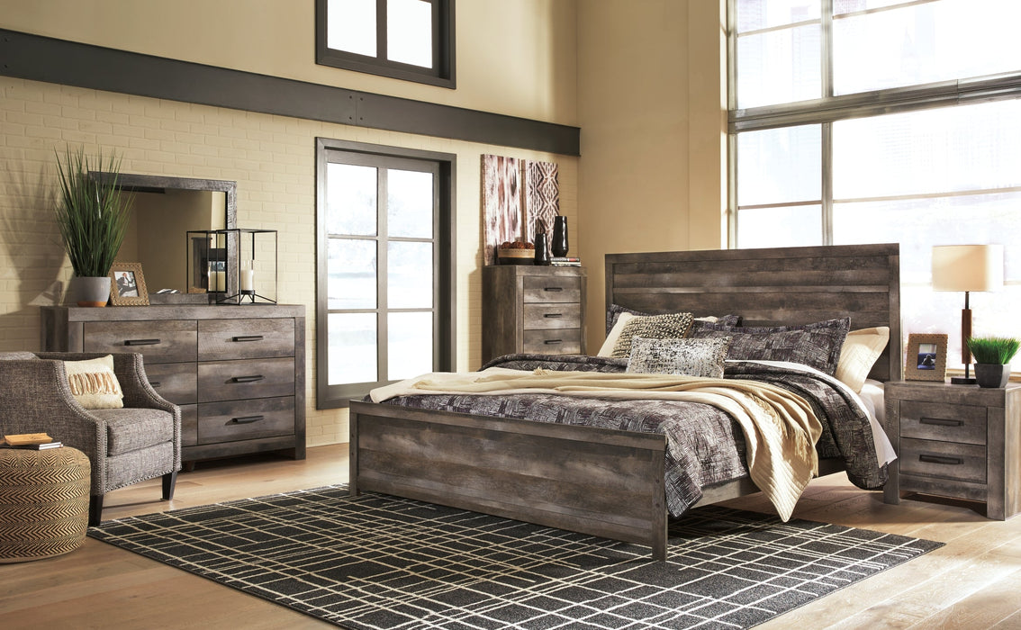 Wynnlow Queen Panel Bed with Mirrored Dresser and Chest Huntsville Furniture Outlet