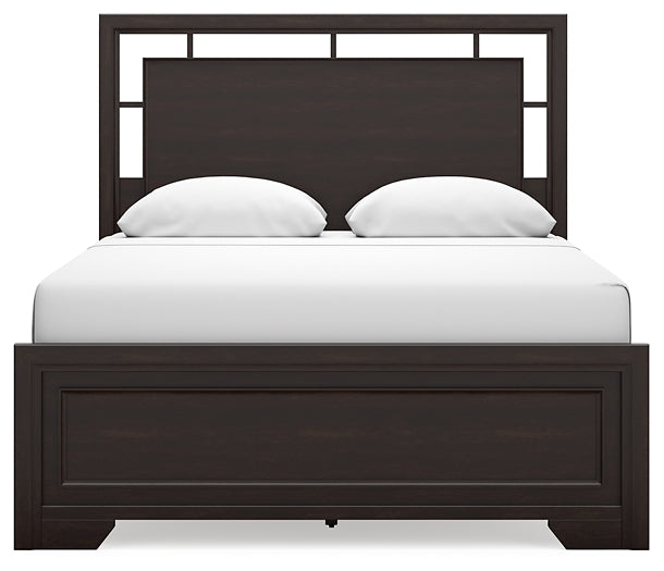 Covetown Queen Panel Bed with Dresser