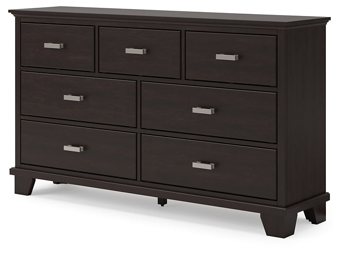 Covetown California King Panel Bed with Dresser