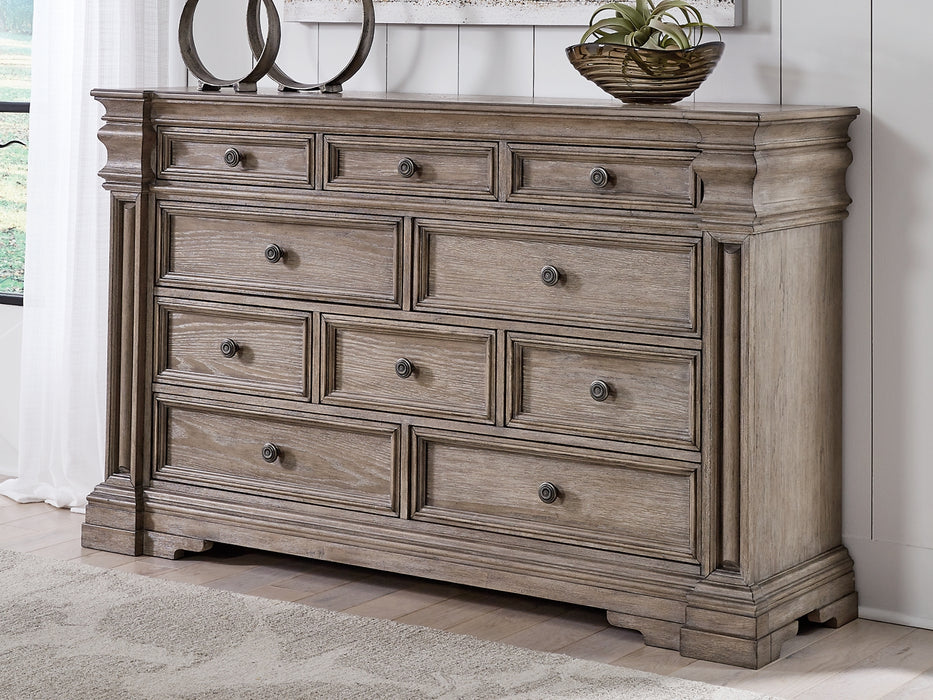 Blairhurst King Panel Bed with Dresser