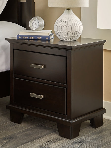 Covetown Full Panel Bed with Nightstand