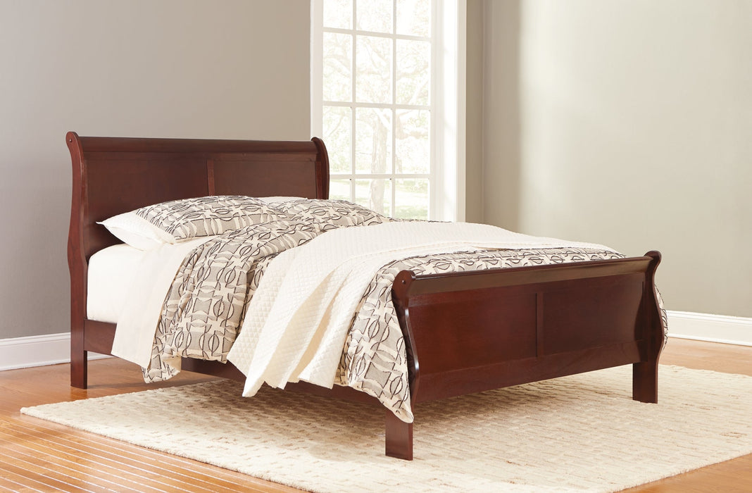 Alisdair Queen Sleigh Bed with 2 Nightstands Huntsville Furniture Outlet