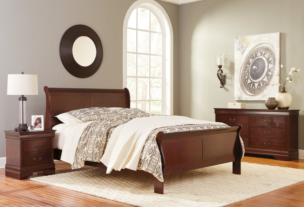 Alisdair Queen Sleigh Bed with 2 Nightstands Huntsville Furniture Outlet