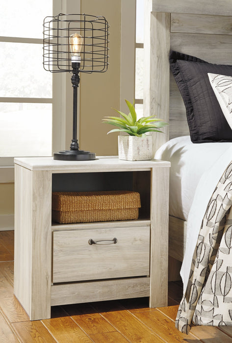 Bellaby Queen Crossbuck Panel Bed with Mirrored Dresser and 2 Nightstands Huntsville Furniture Outlet