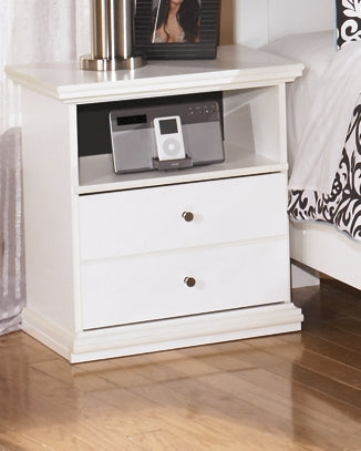 Bostwick Shoals King/California King Panel Headboard with Mirrored Dresser and 2 Nightstands Huntsville Furniture Outlet