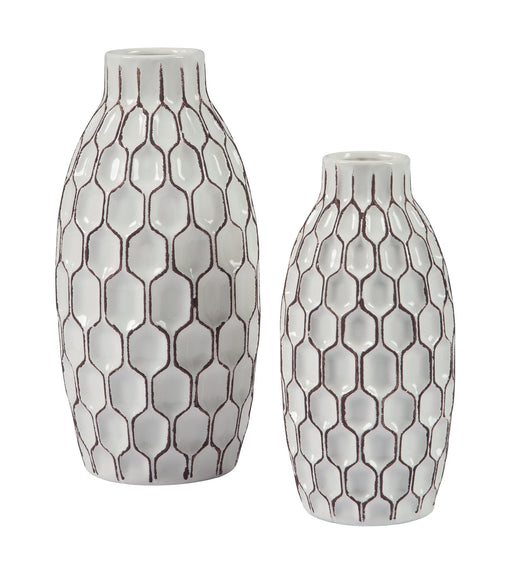 Dionna Vase Set (2/CN) Huntsville Furniture Outlet