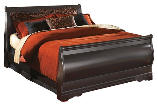 Huey Vineyard Full Sleigh Bed with Mirrored Dresser and Nightstand Huntsville Furniture Outlet