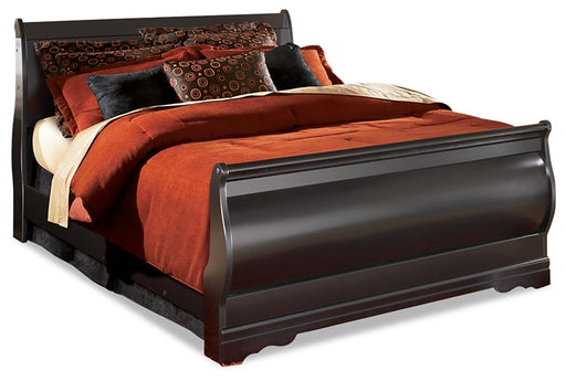 Huey Vineyard Queen Sleigh Bed with Mirrored Dresser and Nightstand Huntsville Furniture Outlet