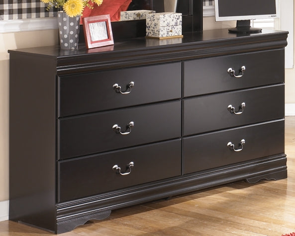 Huey Vineyard Six Drawer Dresser Huntsville Furniture Outlet