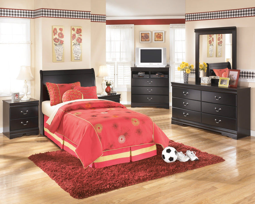 Huey Vineyard Twin Sleigh Headboard with Dresser Huntsville Furniture Outlet