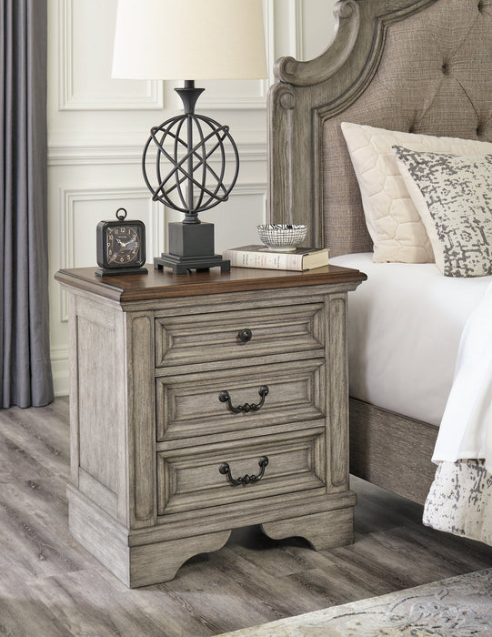 Lodenbay California King Panel Bed with Mirrored Dresser and 2 Nightstands Huntsville Furniture Outlet