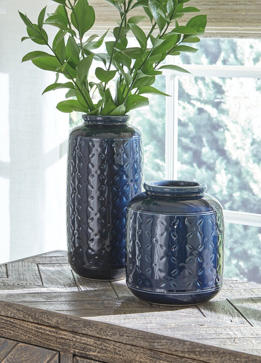 Marenda Vase Set (2/CN) Huntsville Furniture Outlet