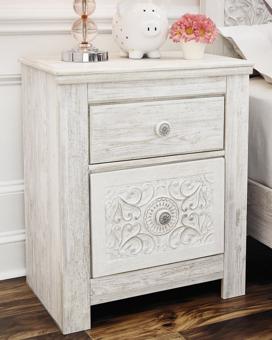 Paxberry Queen Panel Bed with Mirrored Dresser, Chest and 2 Nightstands Huntsville Furniture Outlet