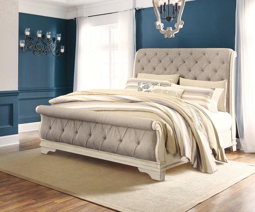 Realyn Queen Sleigh Bed with Dresser Huntsville Furniture Outlet